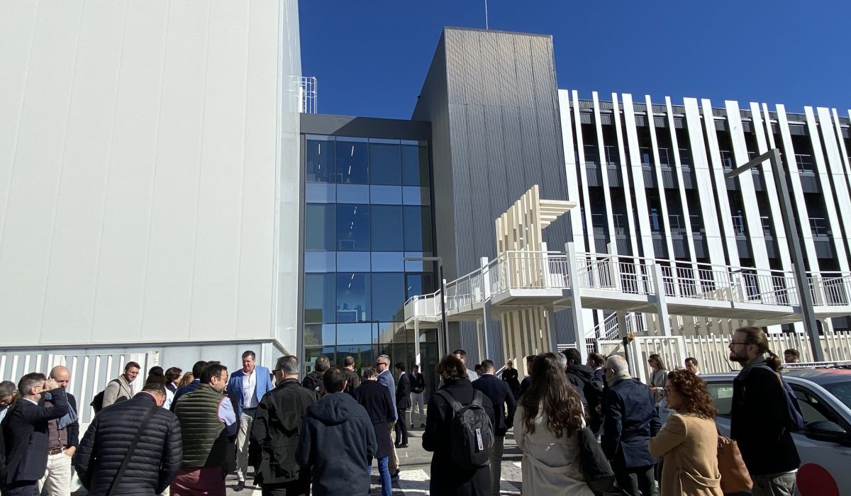 Group photo modern building IFMIF DONES Movviendo
