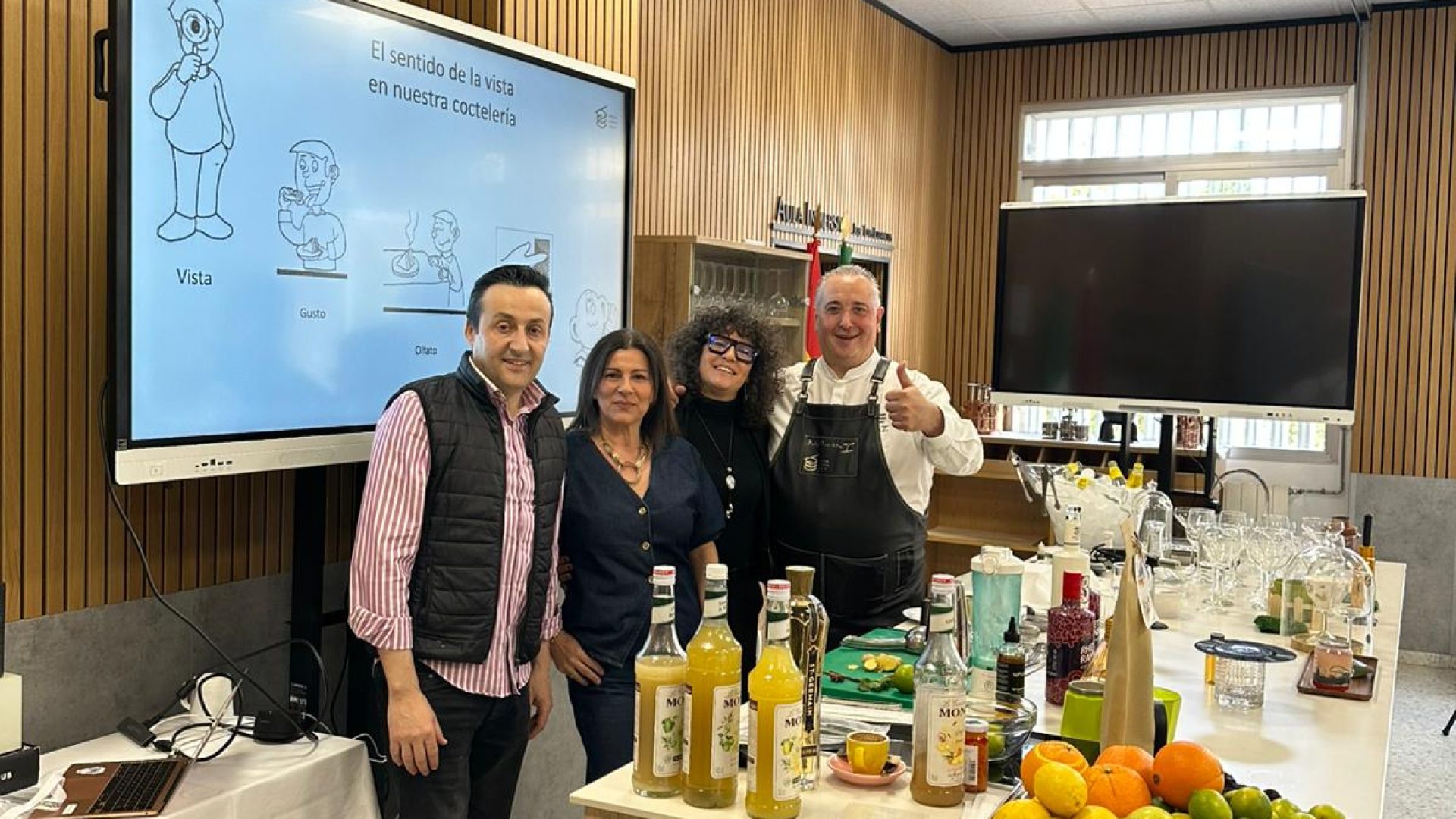 Team cocktail workshop Movviendo experience